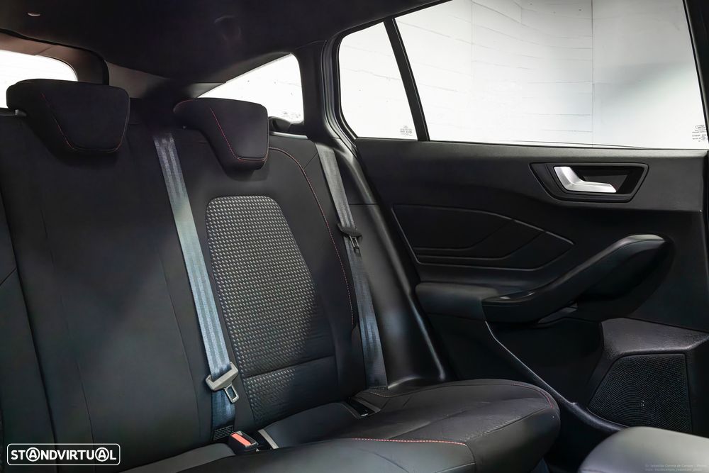 Ford Focus SW 1.0 EcoBoost MHEV ST-Line - 11