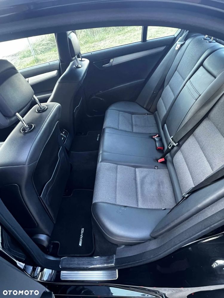 Mercedes-Benz Klasa C 220 CDI BlueEff 4-Matic Avantgarde - 10
