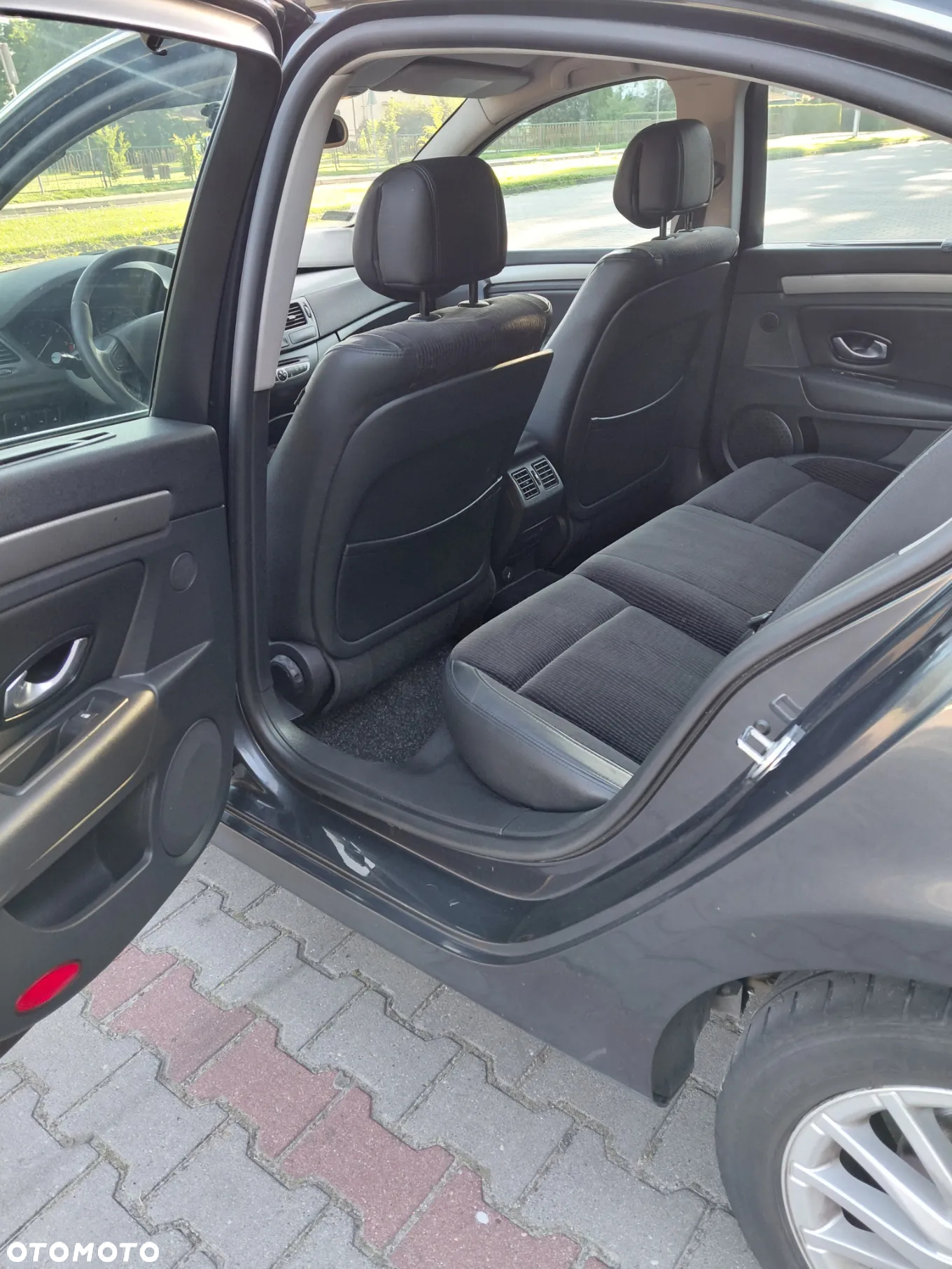 Renault Laguna 1.5 dCi Authentique - 12