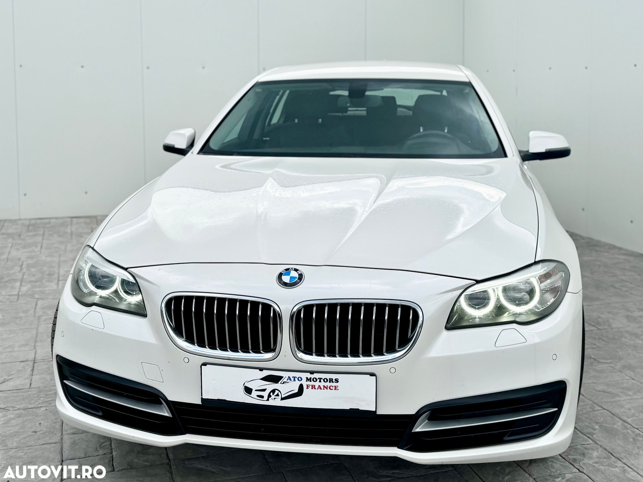 BMW Seria 5 520d Touring Aut. Modern Line - 12