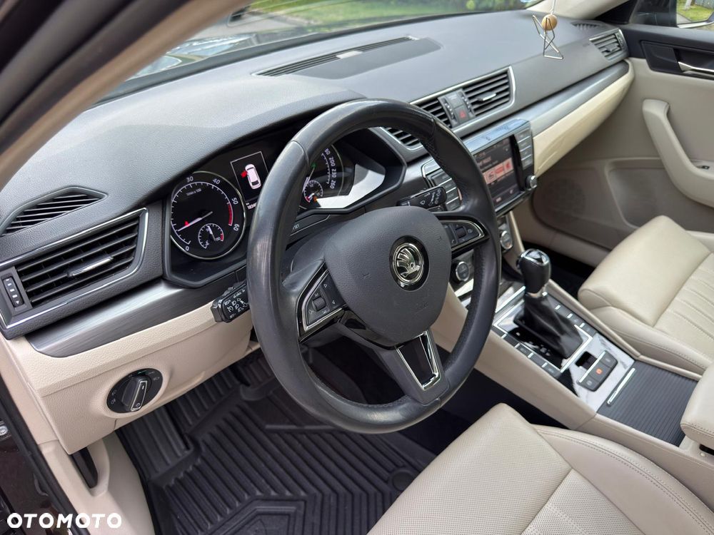 Skoda Superb 2.0 TDI DSG Style - 30
