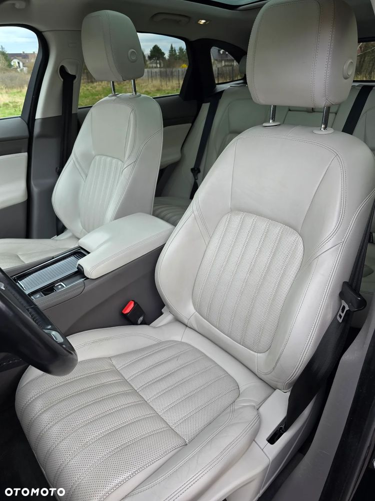 Jaguar F-Pace 2.0 i4P AWD Portfolio - 11