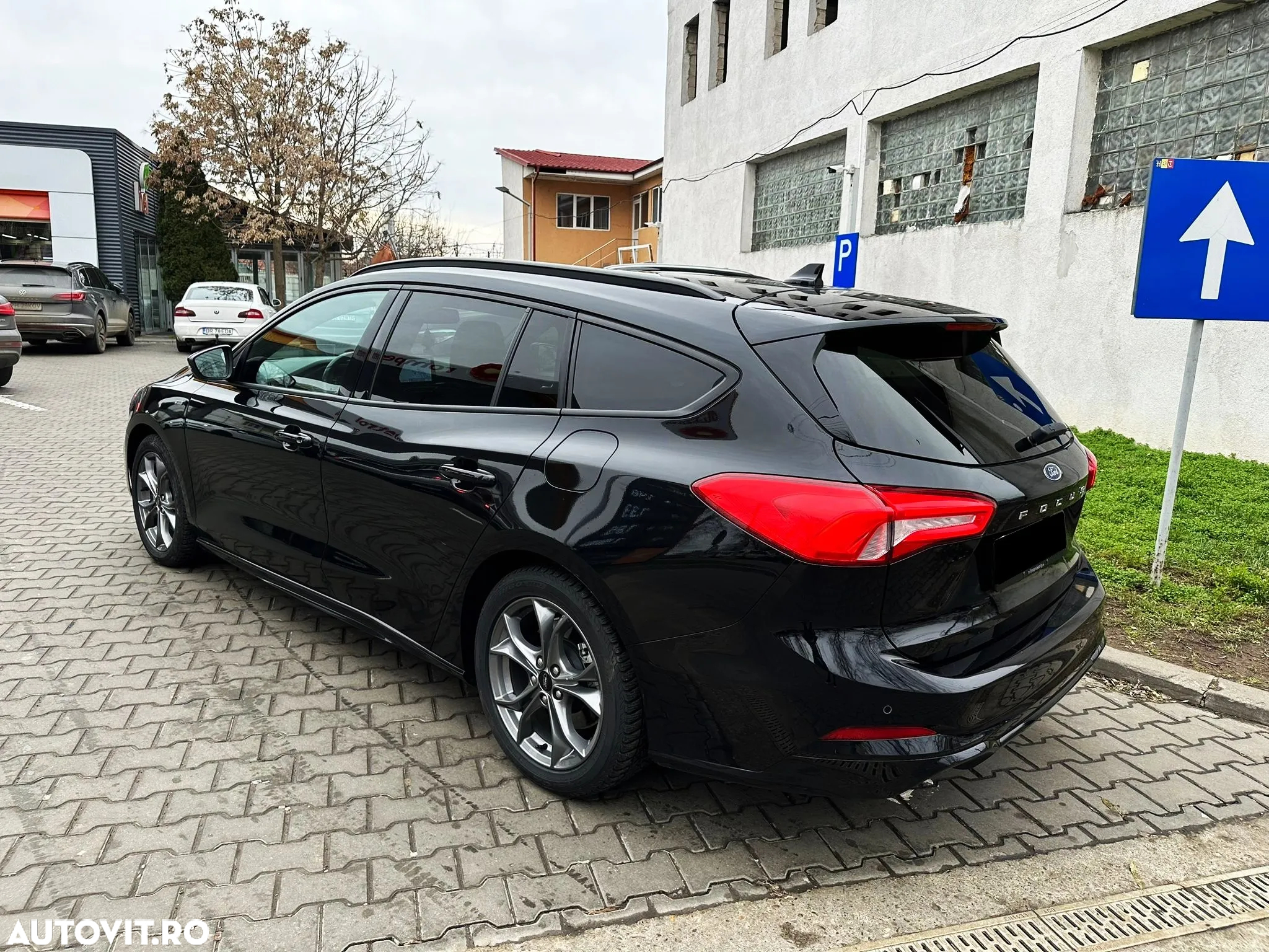 Ford Focus Turnier 1.0 EcoBoost Start-Stopp-System ST-LINE - 8