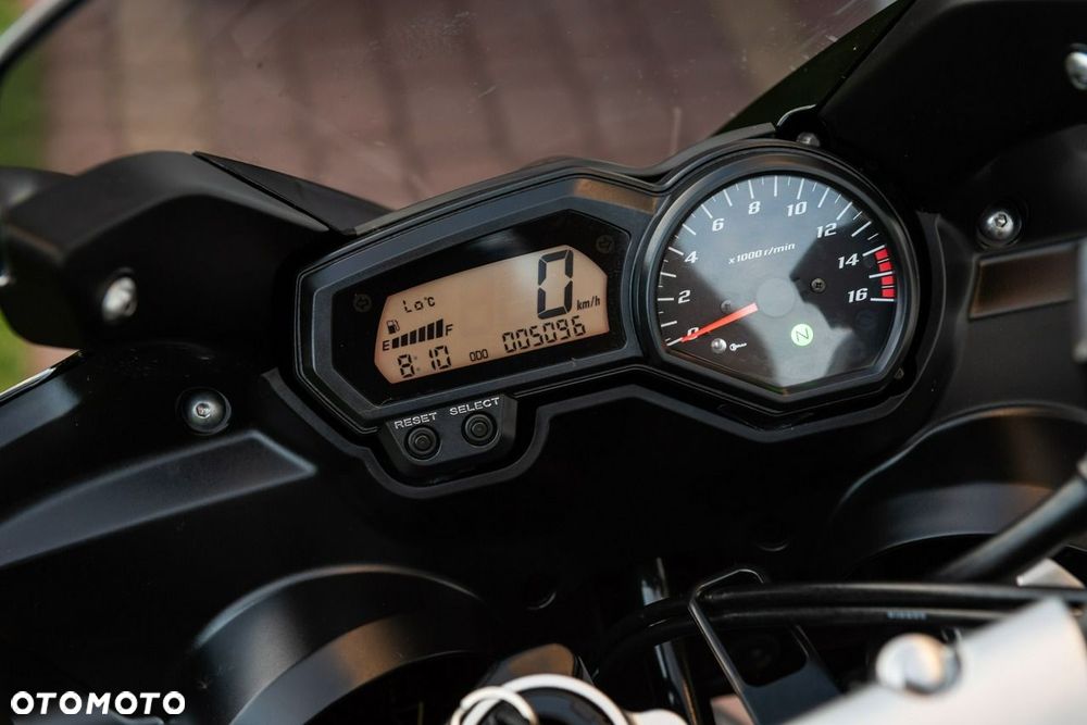 Yamaha FZ - 8