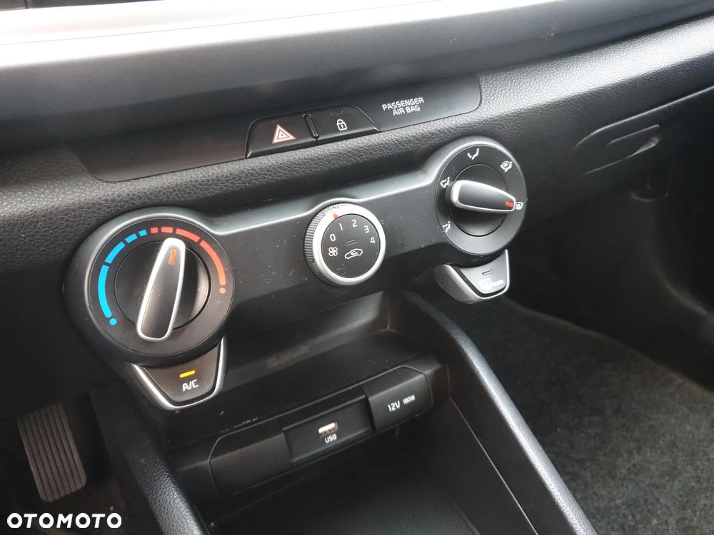 Kia Rio 1.2 M - 21