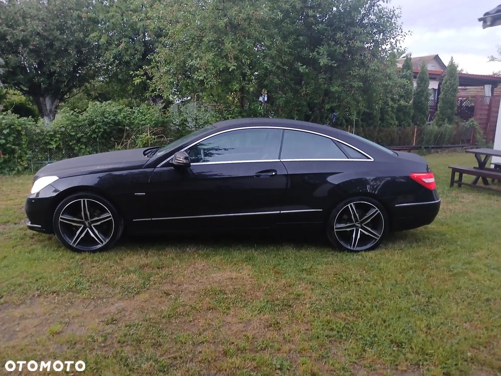 Mercedes-Benz Klasa E 220 CDI DPF BlueEFFICIENCY Automatik Avantgarde - 5