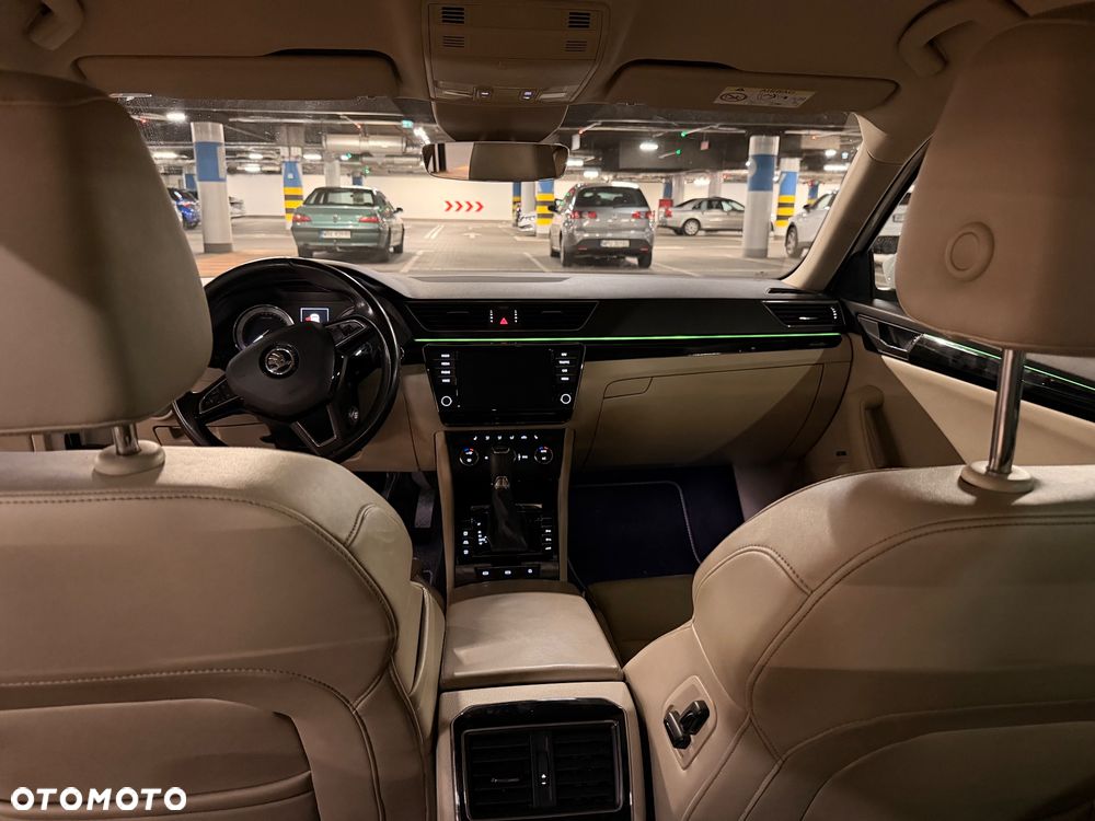 Skoda Superb 2.0 TDI 4x4 L&K DSG - 25