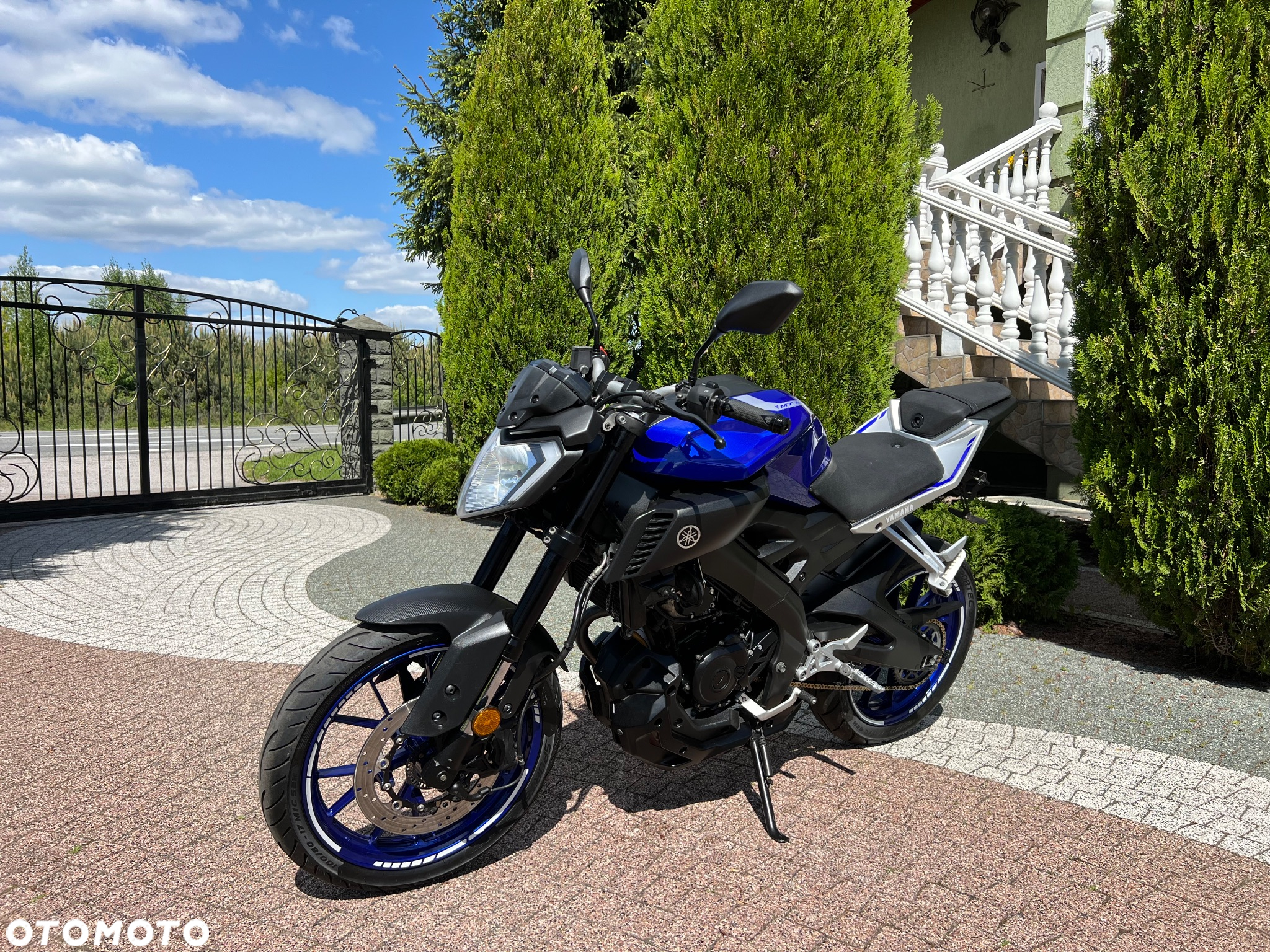 Yamaha MT - 27