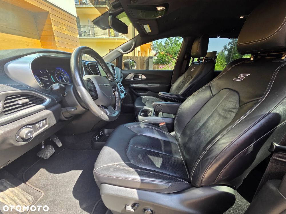 Chrysler Pacifica - 9