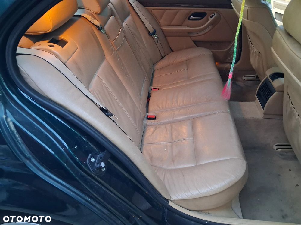 BMW Seria 5 523i - 17