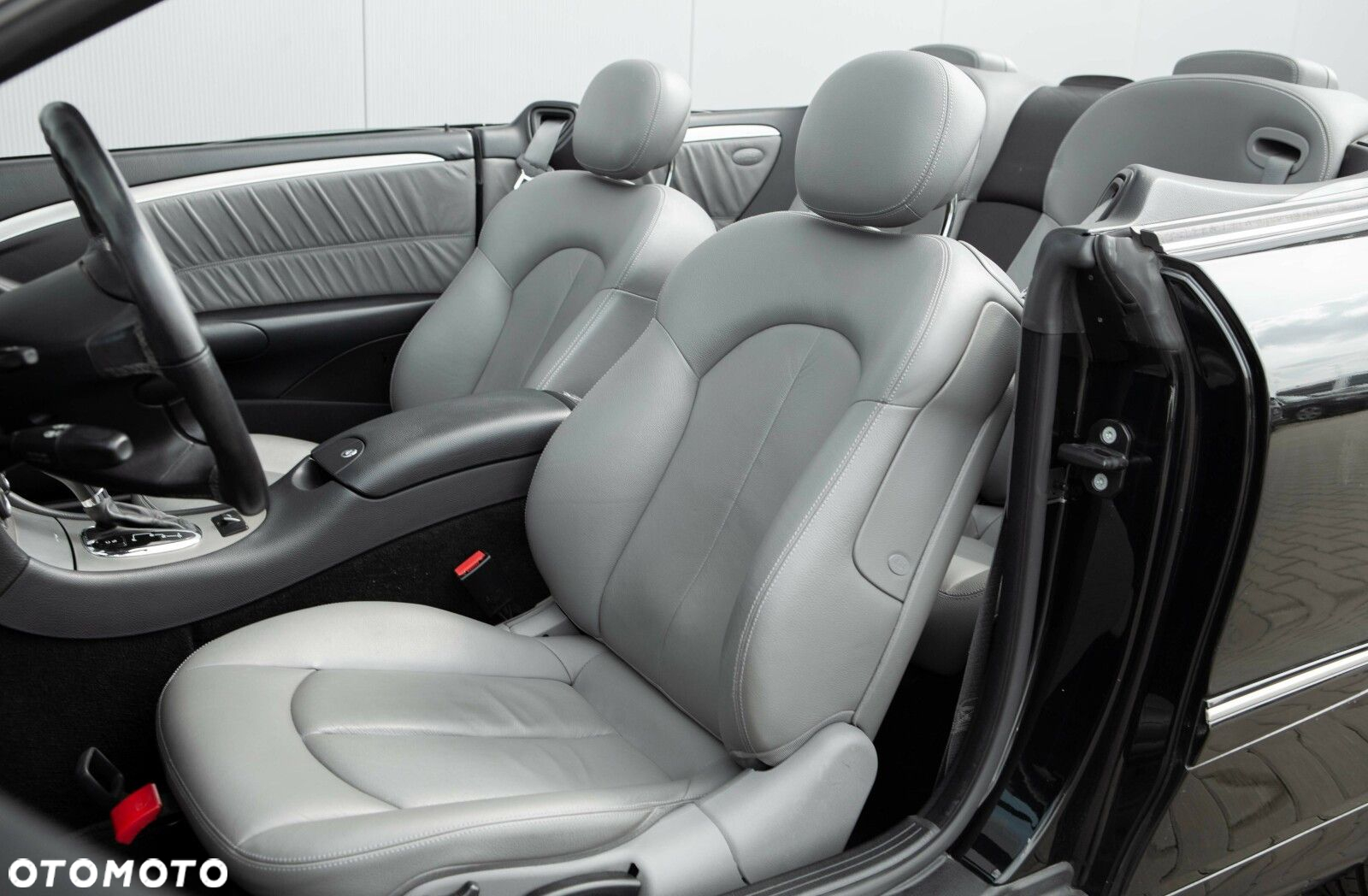 Mercedes-Benz CLK - 28