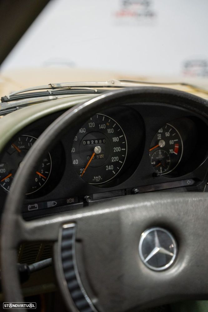 Mercedes-Benz SLC 350 - 26