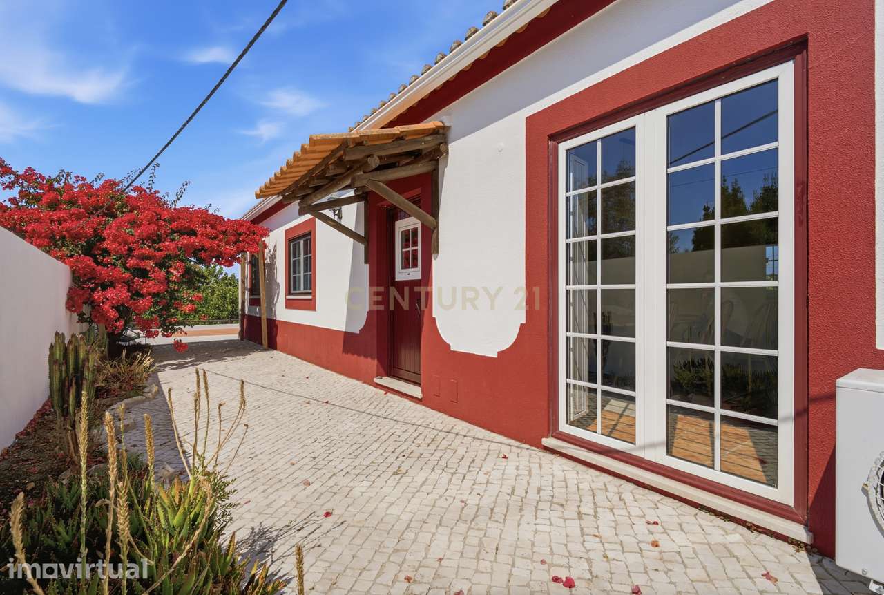Moradia T3+1 de Charme em Santarém: Privacidade Absoluta, Fibra e Prox - Grande imagem: 3/56