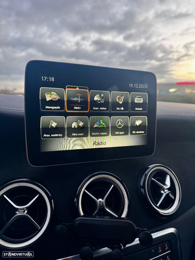 Mercedes-Benz GLA 220 d 4Matic 7G-DCT AMG Line - 19