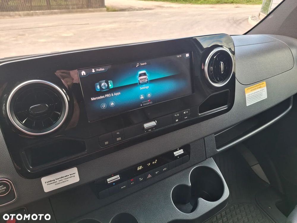 Mercedes-Benz Sprinter 519 3500 Kg DMC Laweta Autolaweta Pomoc Drogowa Silnik 3.0 V6 Koła Bliźniacze Wersja Kamper Obracane Fotele 3 Miejsca Elektryczne Fotele Z Pamięcią Nawigacja Łopatki F1 Światła Full Led - 21