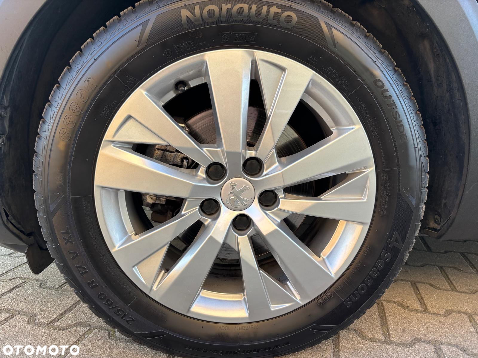Peugeot 3008 1.2 PureTech Active S&S EAT6 - 12