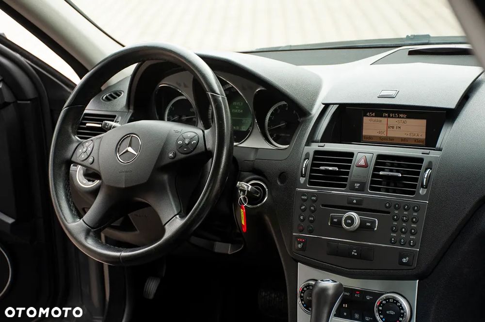 Mercedes-Benz Klasa C 180 CGI Automatik BlueEFFICIENCY Elegance - 6