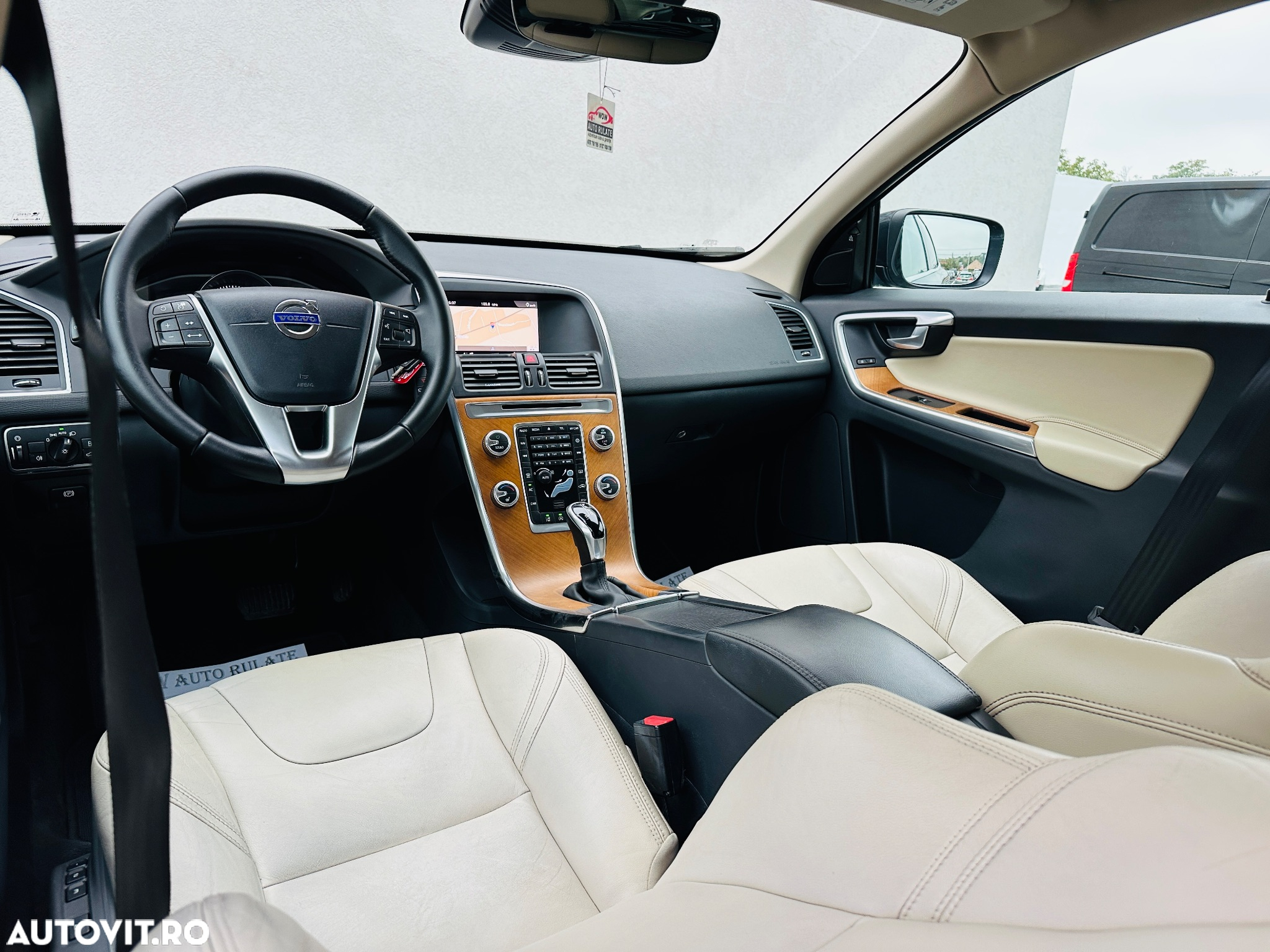 Volvo XC 60 D3 Geartronic Momentum - 16