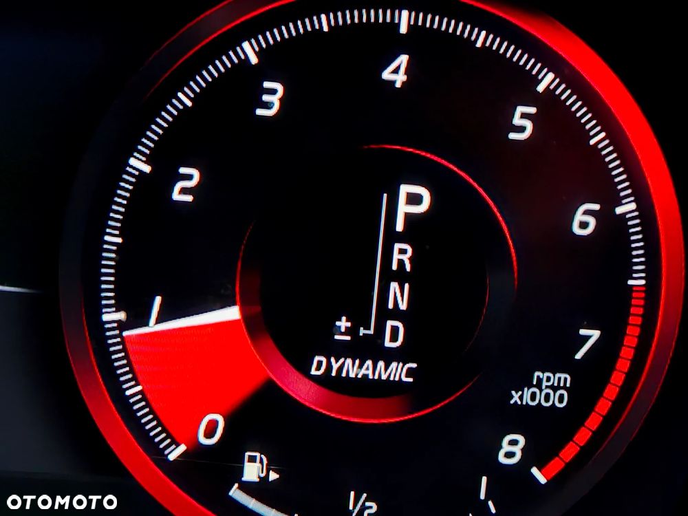 Volvo V60 T4 Momentum Pro - 31