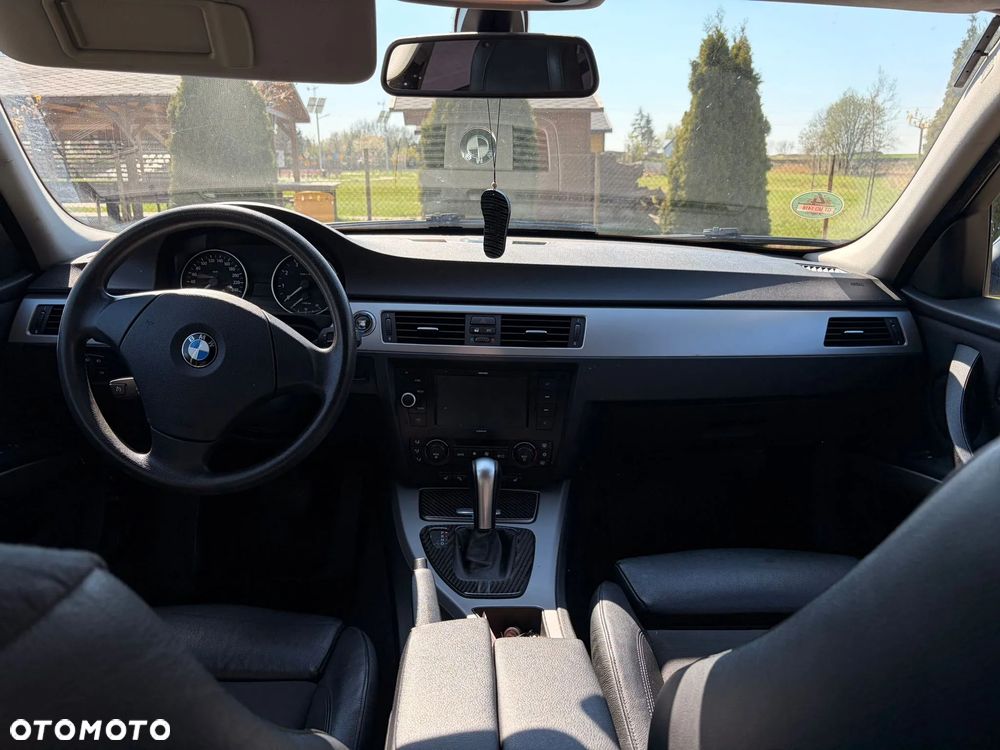 BMW Seria 3 325xi - 9