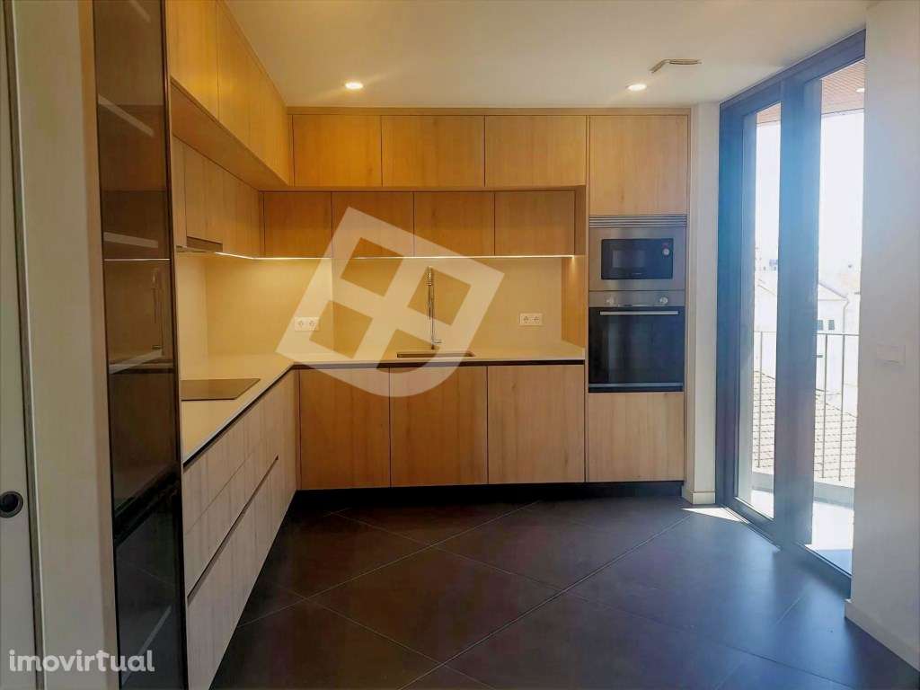 Apartamento T3 Duplex c/ Terraço e piscina - Aveiro Centro - Grande imagem: 4/33
