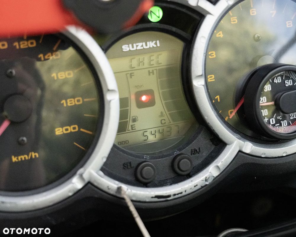 Suzuki V-STROM - 9