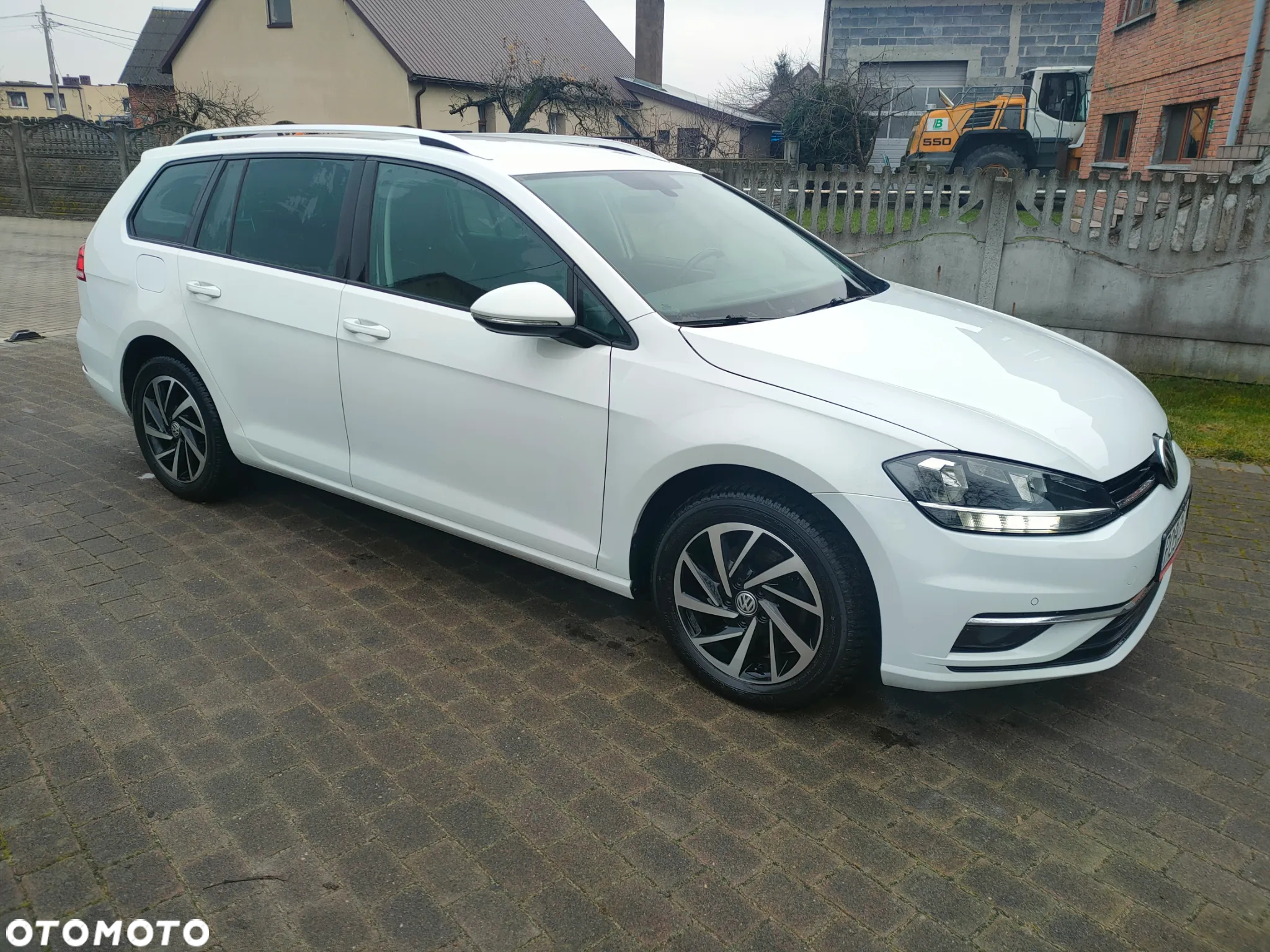 Volkswagen Golf - 24