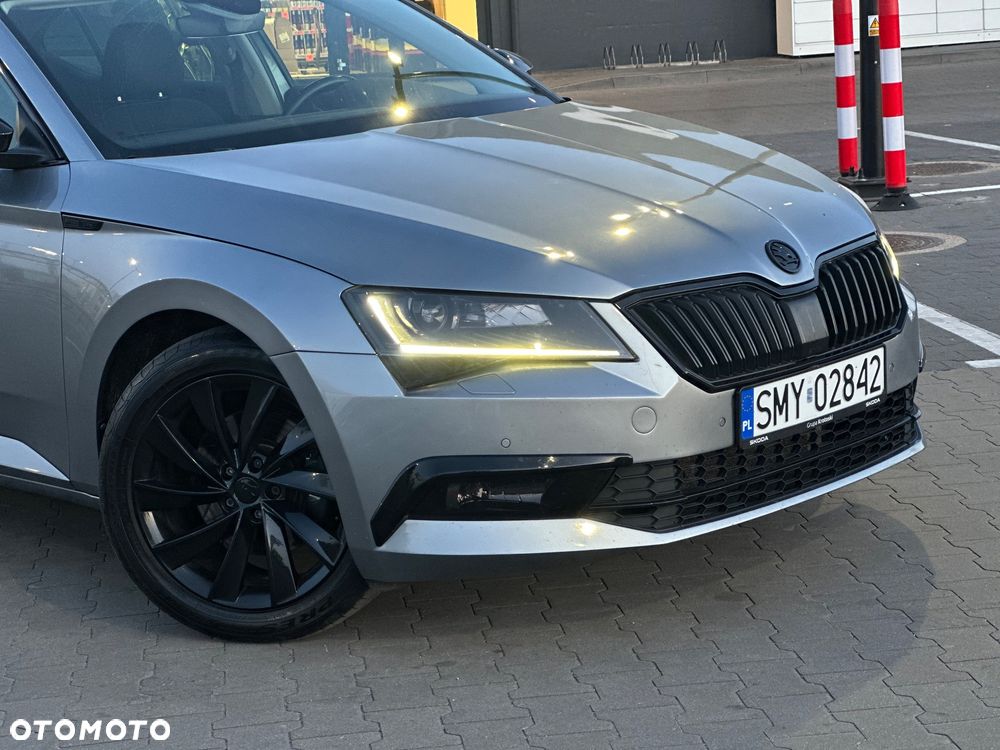 Skoda Superb 2.0 TDI Sportline DSG - 11