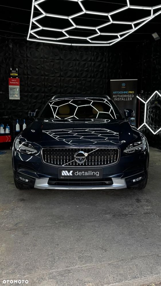 Volvo V90 D5 AWD Momentum - 1