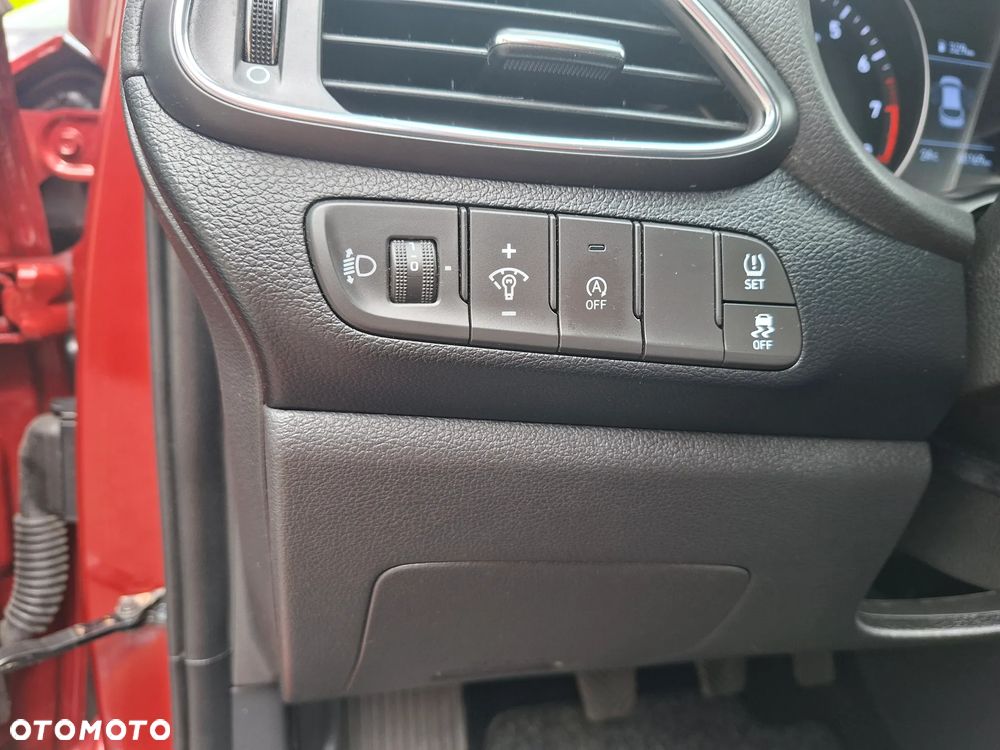 Hyundai i30 1.5 DPI Modern - 9