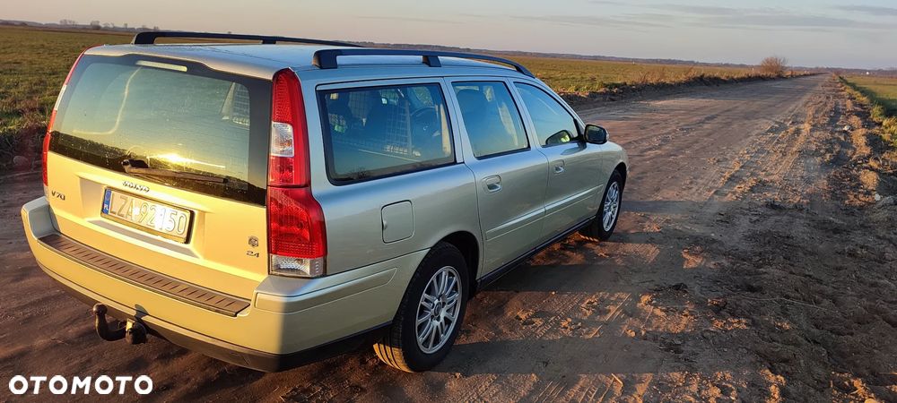 Volvo V70 2.4 Kinetic - 2