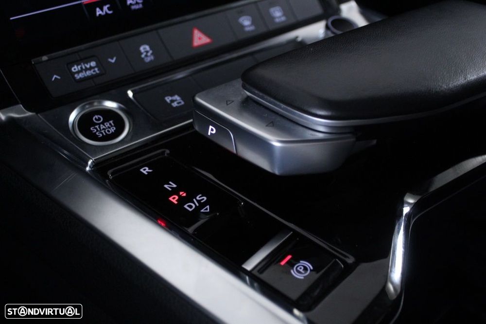 Audi Q8 e-Tron Sportback 55 quattro Advanced - 32