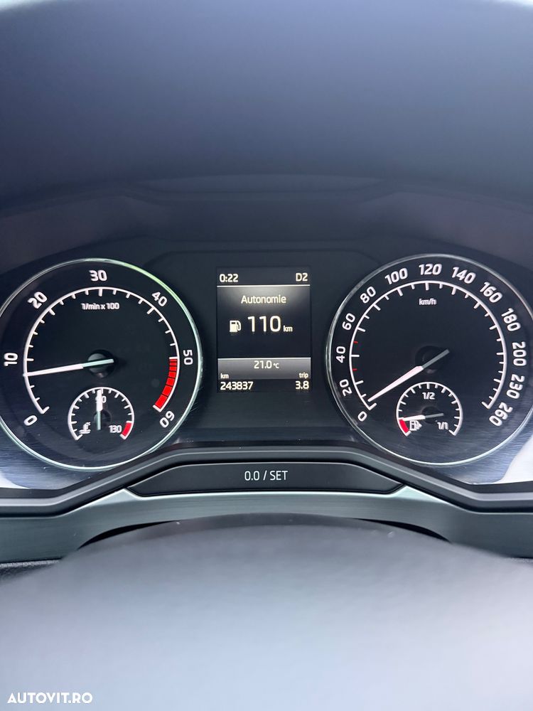 Skoda Superb 2.0 TDI DSG Ambition - 6