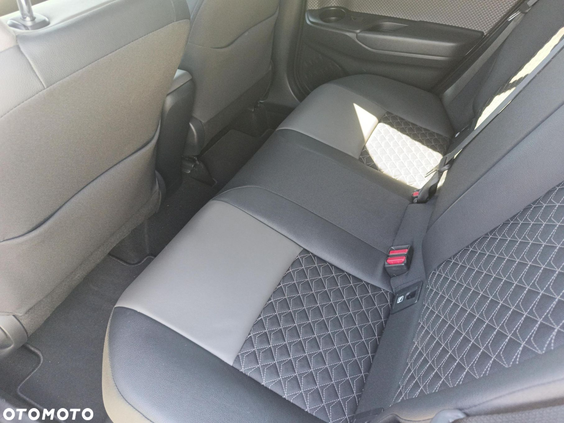 Toyota C-HR - 10