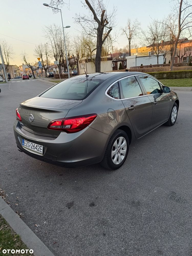 Opel Astra - 4