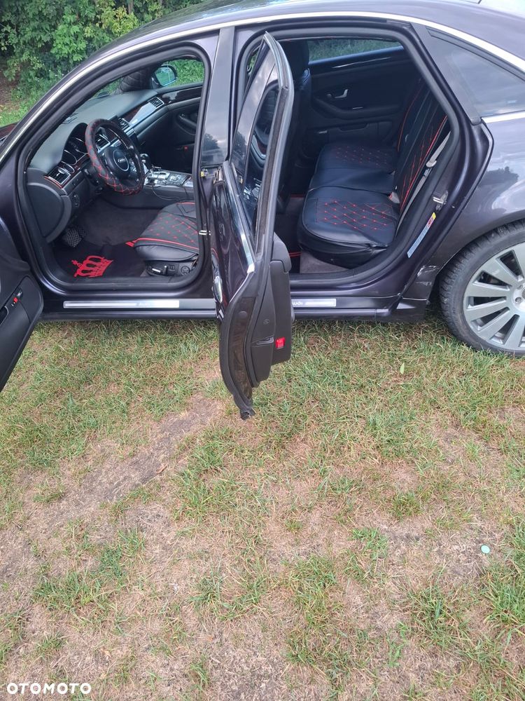 Audi A8 4.2 L Quattro - 21