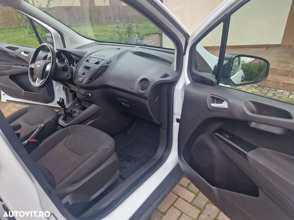 Ford Tourneo Courier - 10