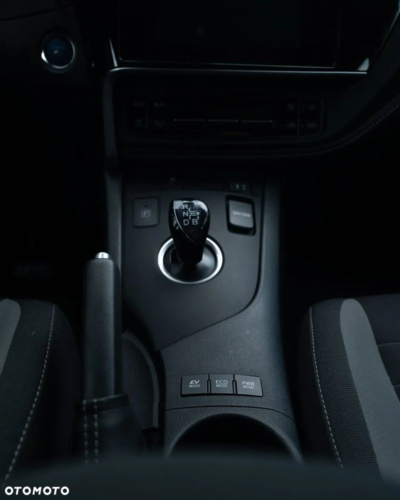 Toyota Auris 1.8 VVT-i Hybrid Automatik Design Edition - 16