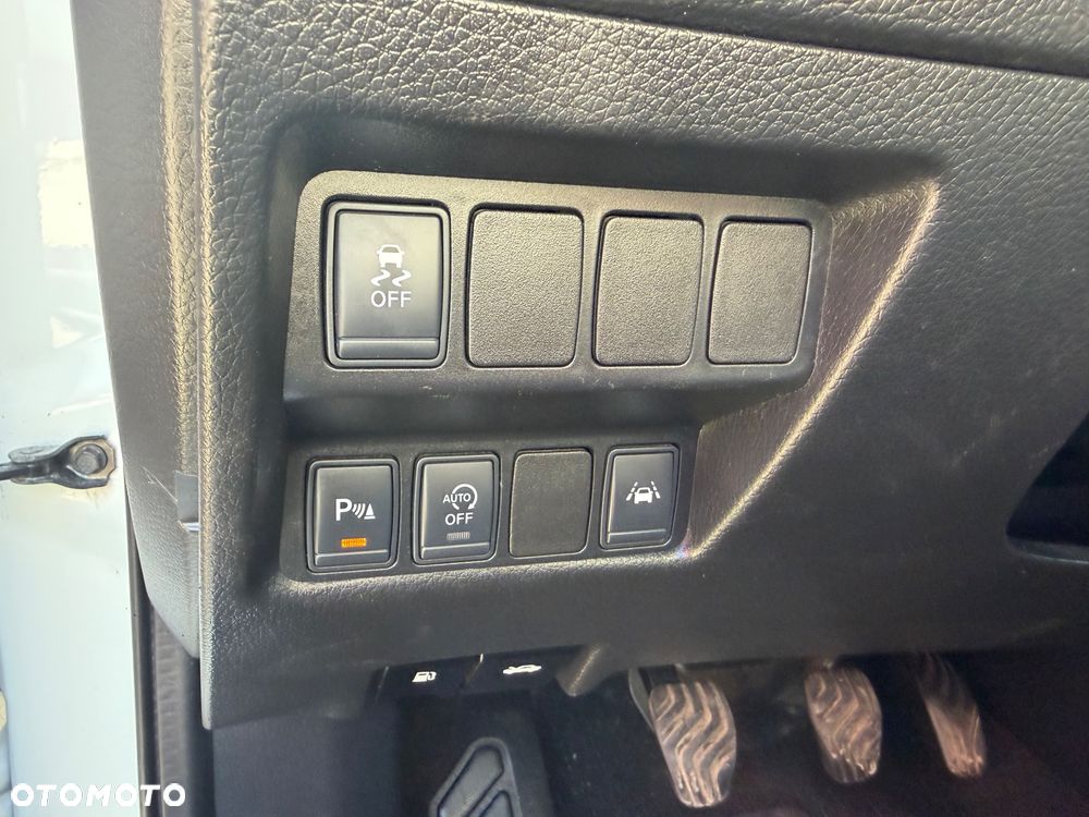 Nissan Qashqai - 25