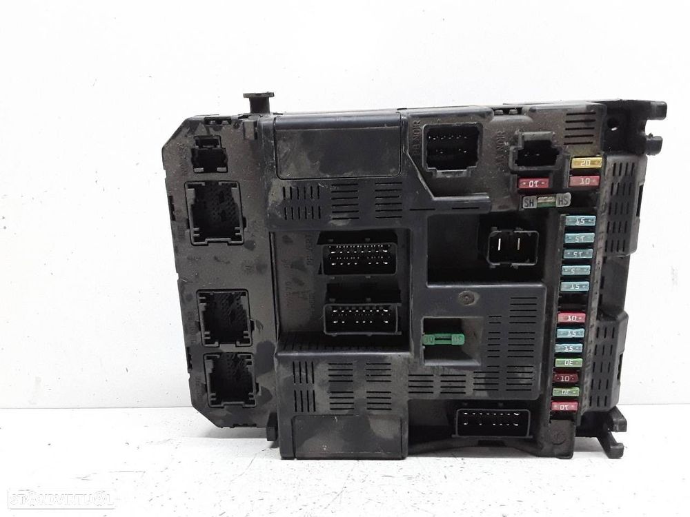 CAIXA RELÉS / FUSÍVEIS PEUGEOT 307 2001 - 2