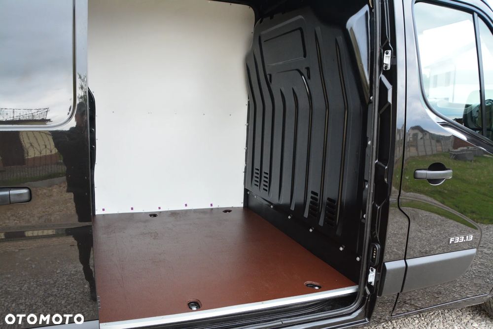 Nissan NV400 - 29