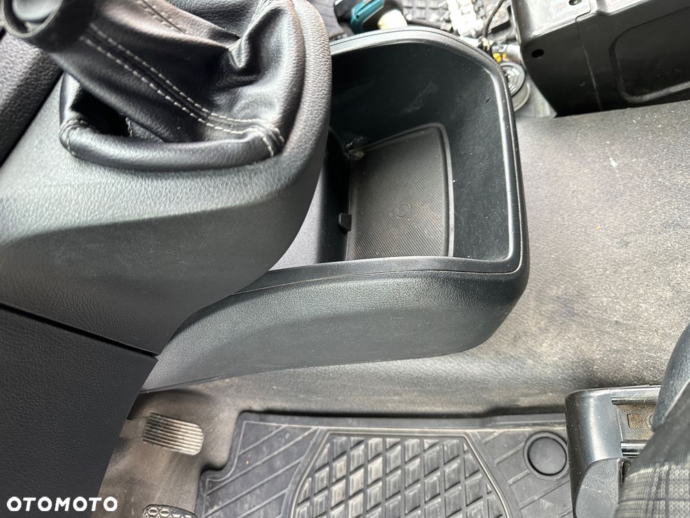 MERCEDES 447 VITO Metris v klasa eqv schowek półka dolna