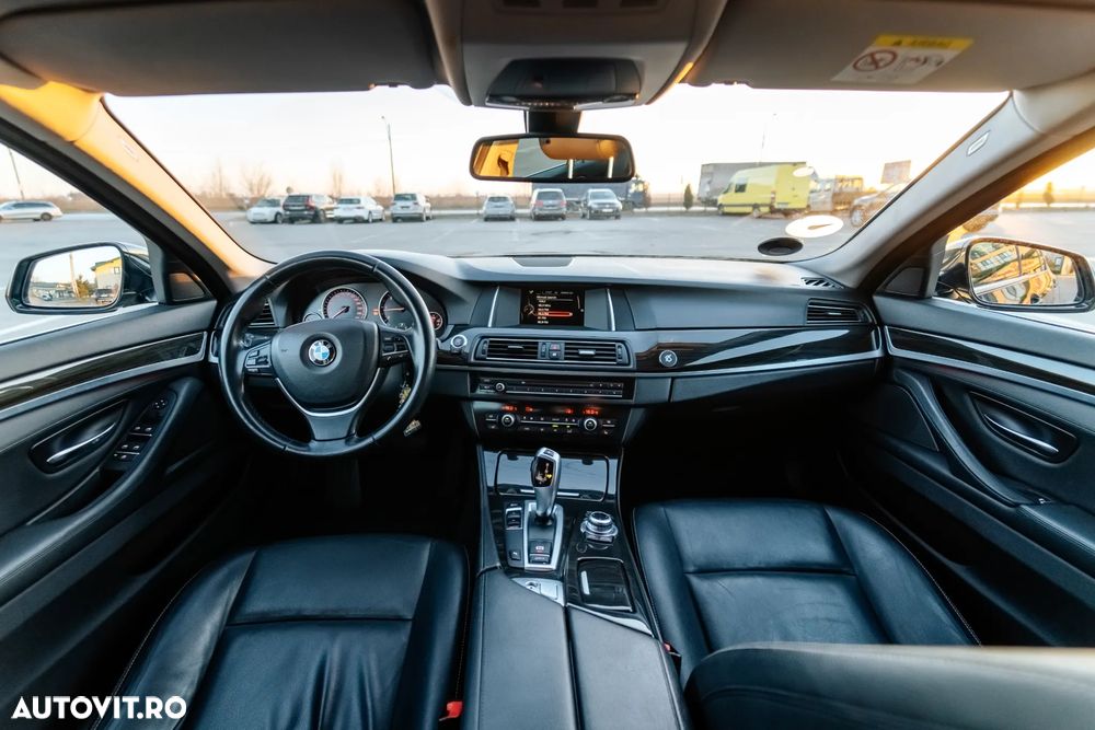 BMW Seria 5 520d Aut. Luxury Line - 7