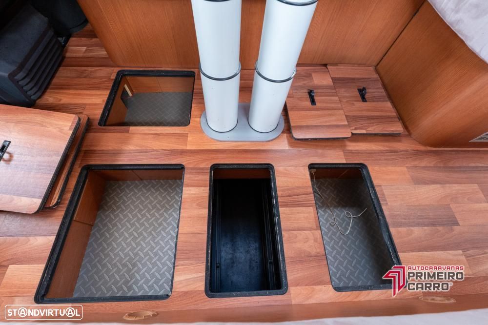 Hymer Classe B sala grande - 26