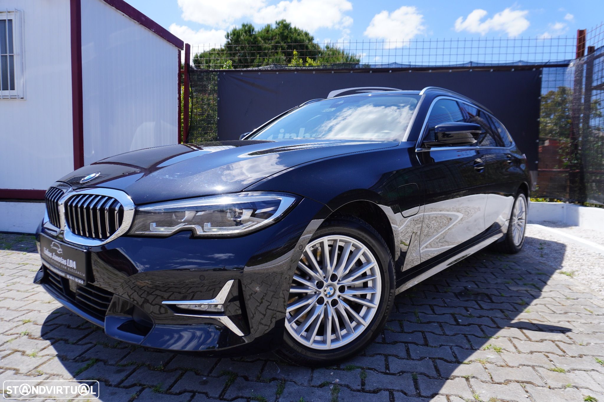 BMW 330 e Touring Line Luxury Auto - 1