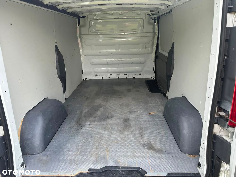 Renault Trafic 2.0 diesel 115kM 2011 rok, automat, WEBASTO, HAK, STAN BARDZO DOBRY!!! - 31