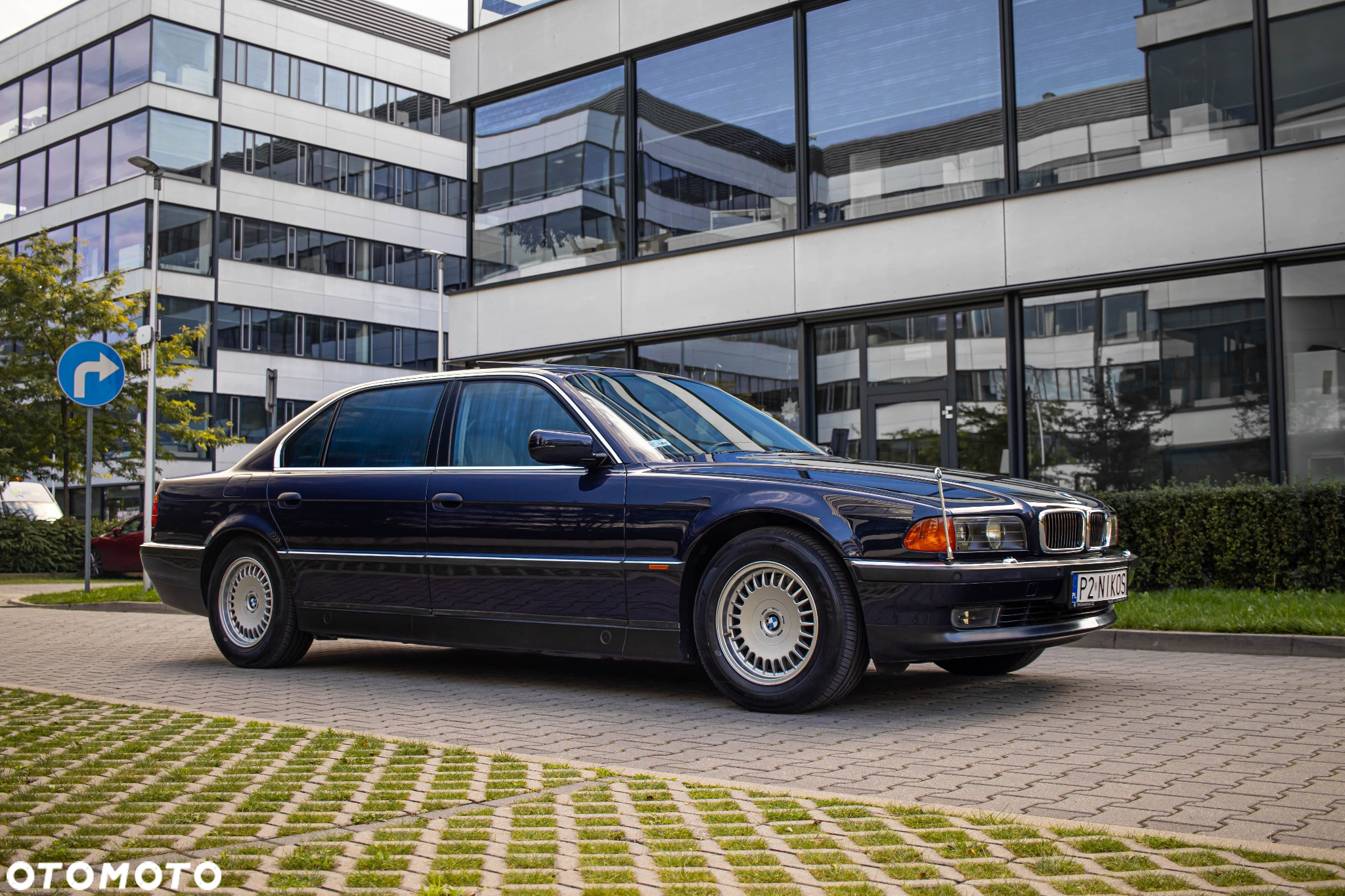 BMW Seria 7 750iL - 4