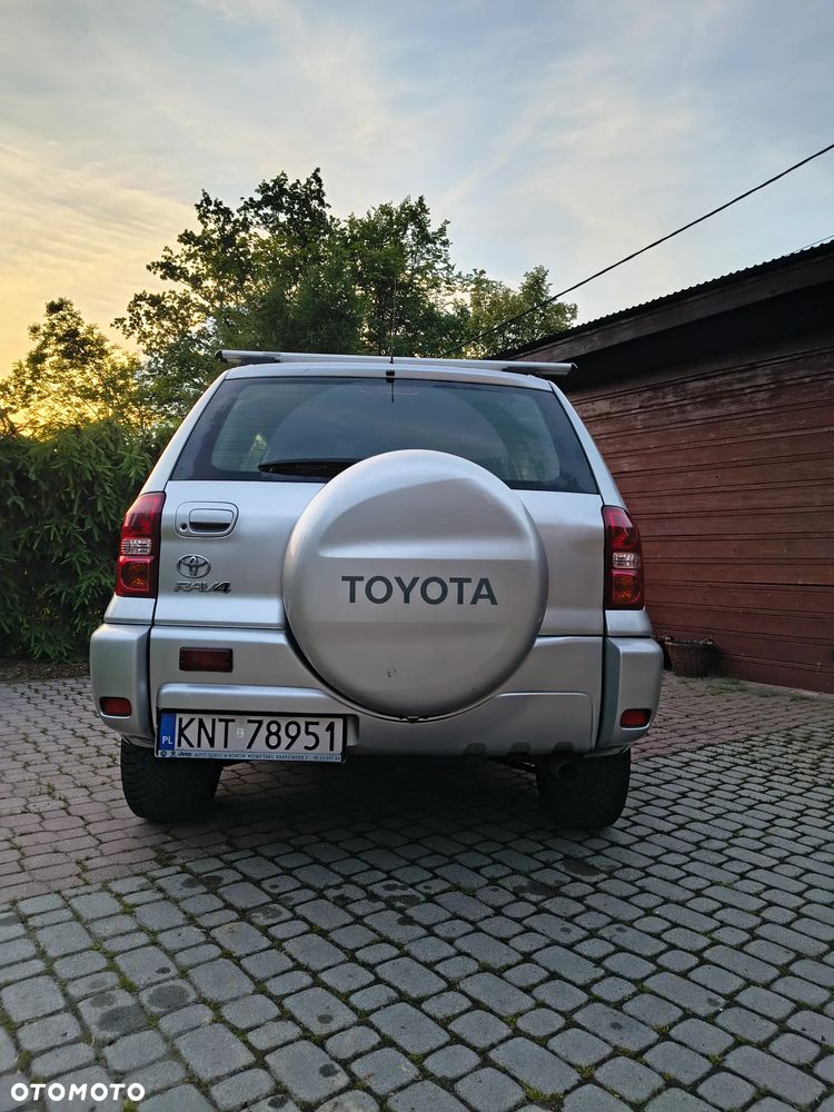 Toyota RAV4 2.0 D-4D 4x4 - 2