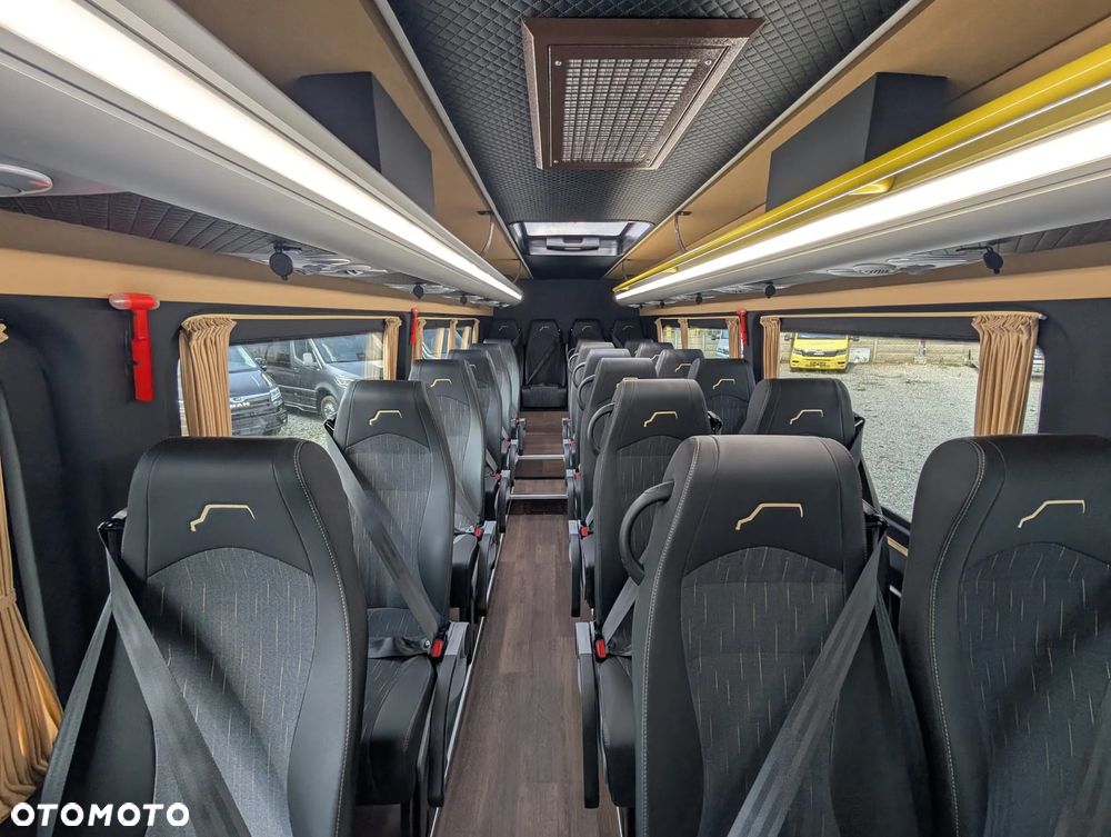 Mercedes-Benz Sprinter 519 - 23