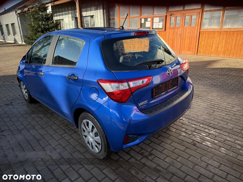 Toyota Yaris 1.0 VVT-i - 32